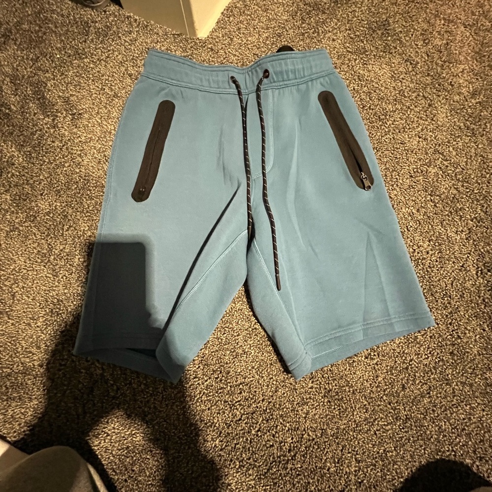 American eagle men’s shorts